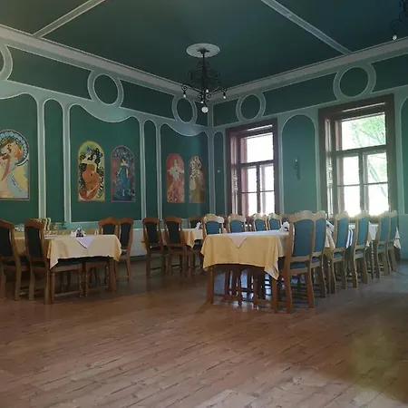 Bed & Breakfast Korona Szallo *