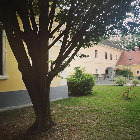 Korona Szallo Bed & Breakfast *